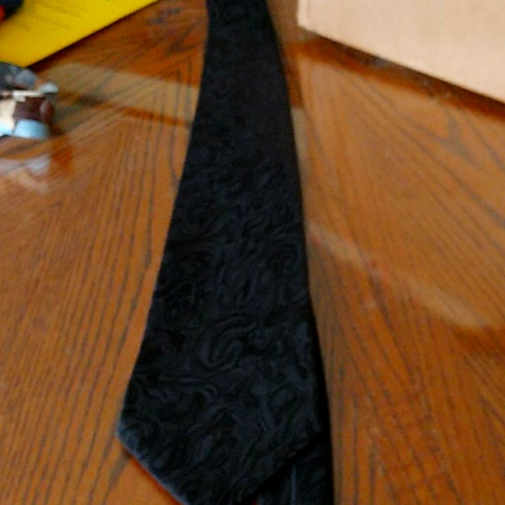 Black nice tie mad in USA